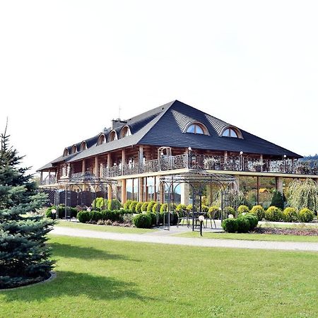 Hotel Swietokrzyski Dwor Нова-Слупя Экстерьер фото