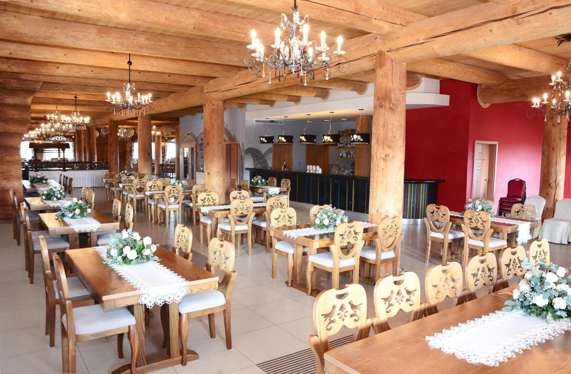 Hotel Swietokrzyski Dwor Нова-Слупя Экстерьер фото