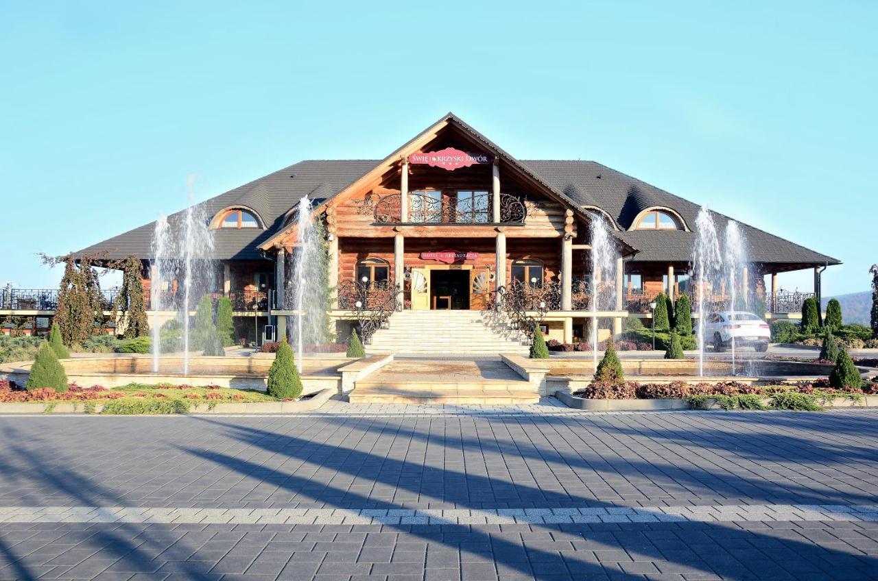 Hotel Swietokrzyski Dwor Нова-Слупя Экстерьер фото