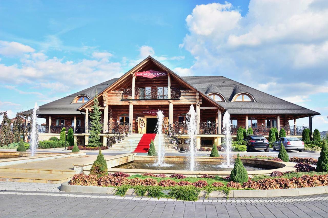 Hotel Swietokrzyski Dwor Нова-Слупя Экстерьер фото